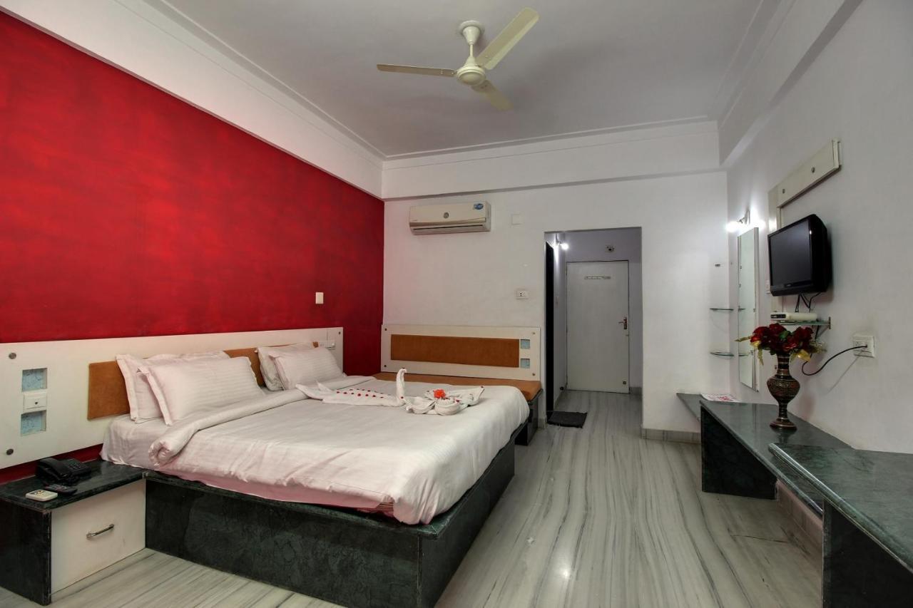 Times Raj Mahal Hotel Nathdwara Ngoại thất bức ảnh