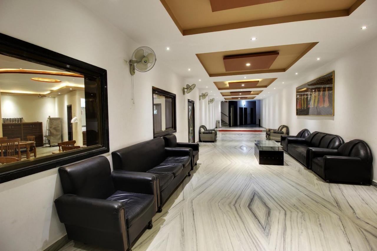 Times Raj Mahal Hotel Nathdwara Ngoại thất bức ảnh