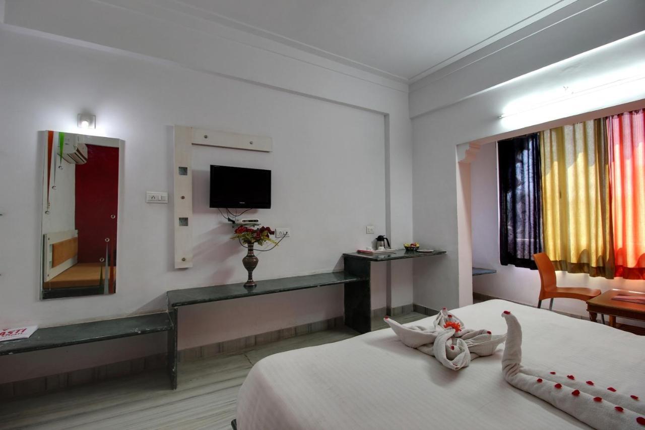 Times Raj Mahal Hotel Nathdwara Ngoại thất bức ảnh