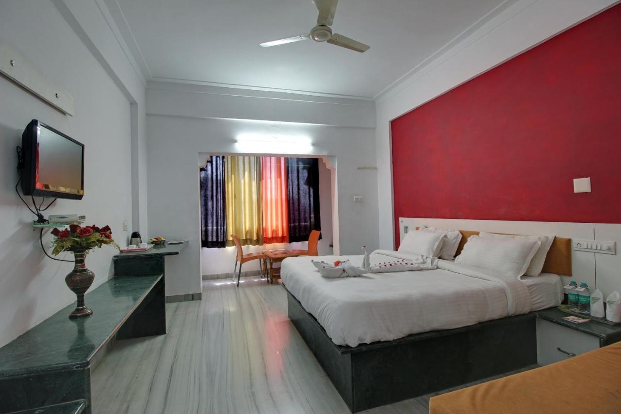 Times Raj Mahal Hotel Nathdwara Ngoại thất bức ảnh