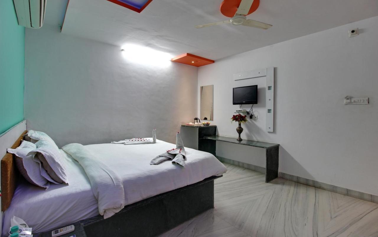 Times Raj Mahal Hotel Nathdwara Ngoại thất bức ảnh